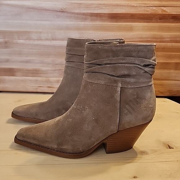 VINCE CAMUTO SLOUCHED LEATHER WESTERN BOOTS WOMANS 5 TAN SUEDE MADE IN BRAZIL - Picture 2 of 16